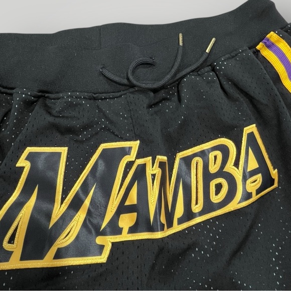 Kobe Bryant Lakers MAMBA Black/Yellow Shorts - Picture 9 of 15